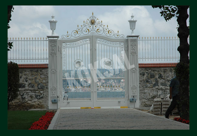 Oymalı Ferforje Villa Kapısı