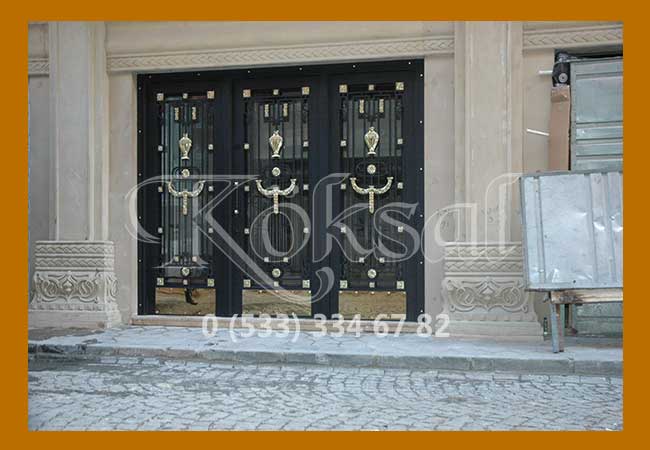 Villa Girişi Kapıları